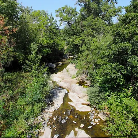 In Saint-germain-la-prade Appartamento *